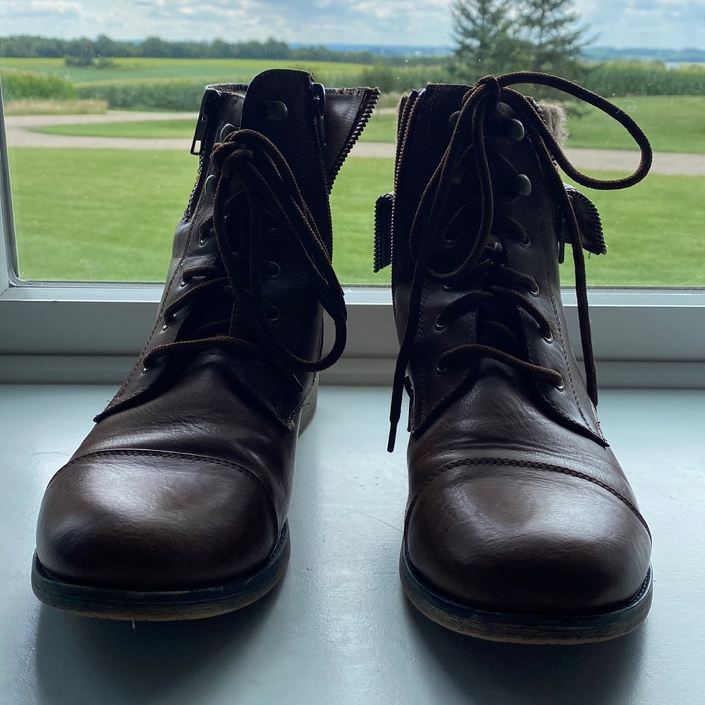 brown boots